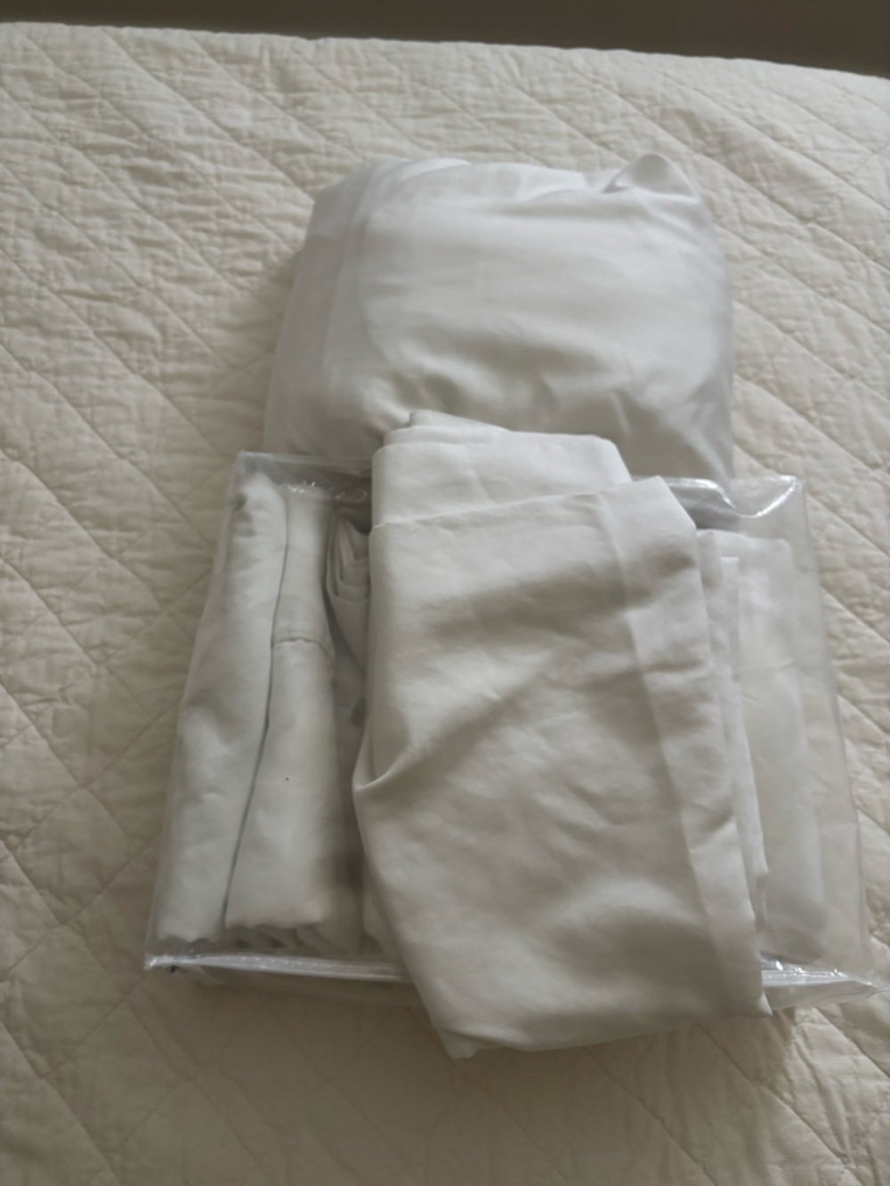 Kirkland Signature 680 Count King Bedsheets (White)